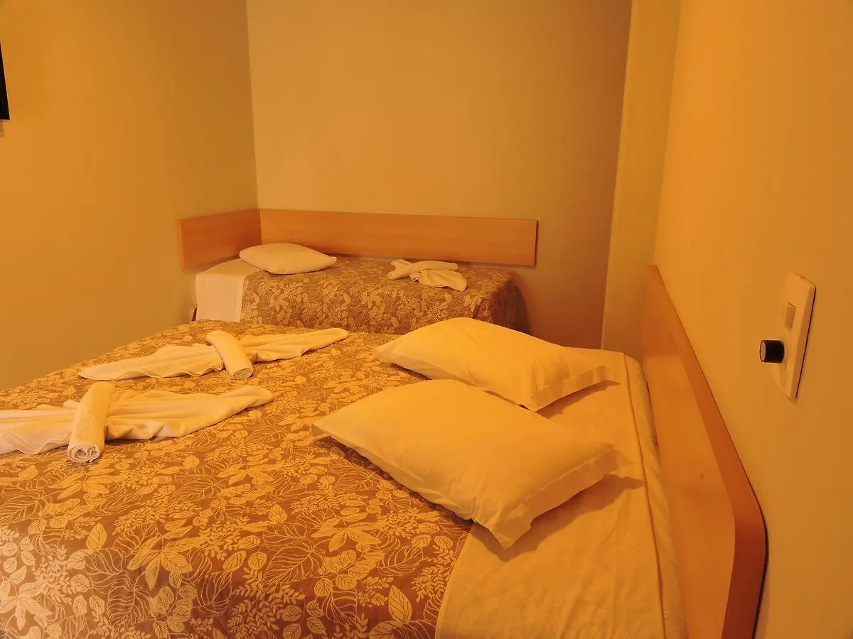 Hotel Da Vila Жоинвили