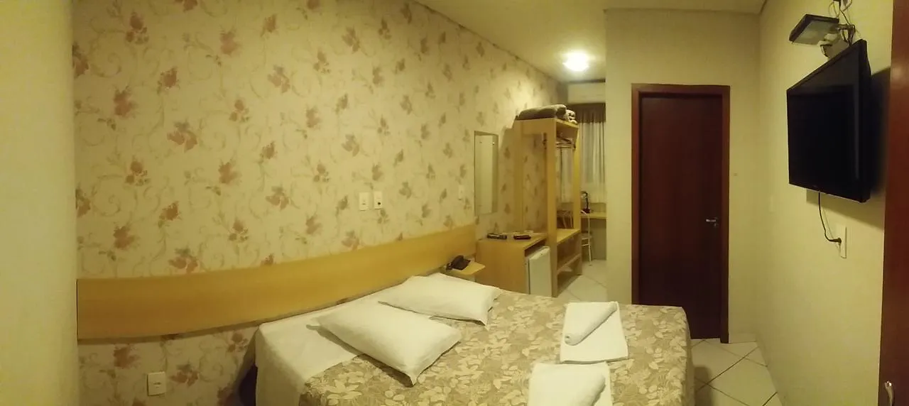 Hotel Da Vila Жоинвили