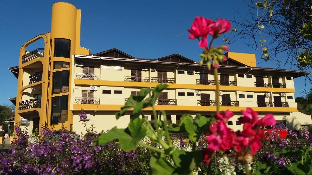 Hotel Da Vila Жоинвили